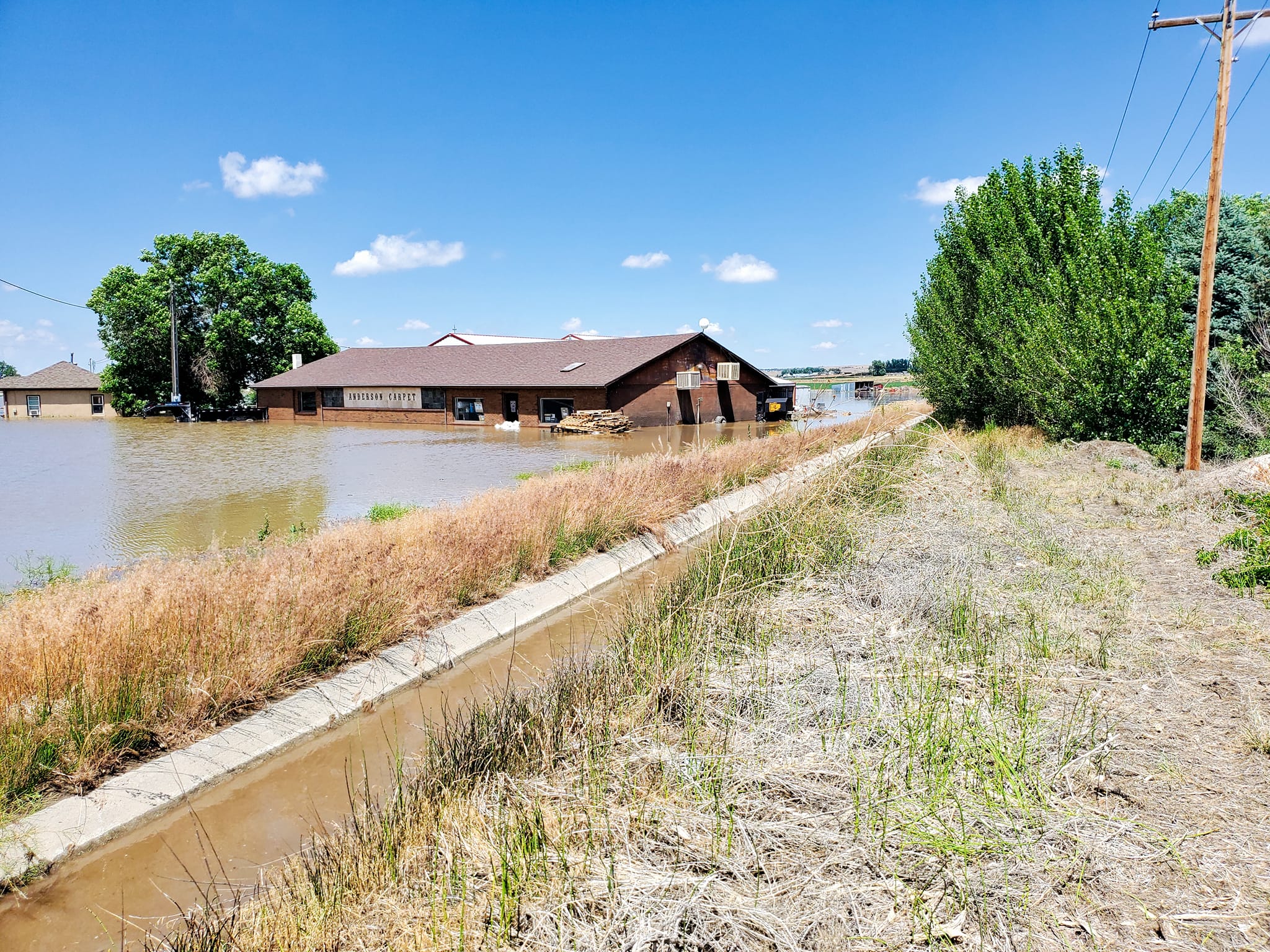 Lingle, Wyoming Community Comes Together For Flood Cleanup After