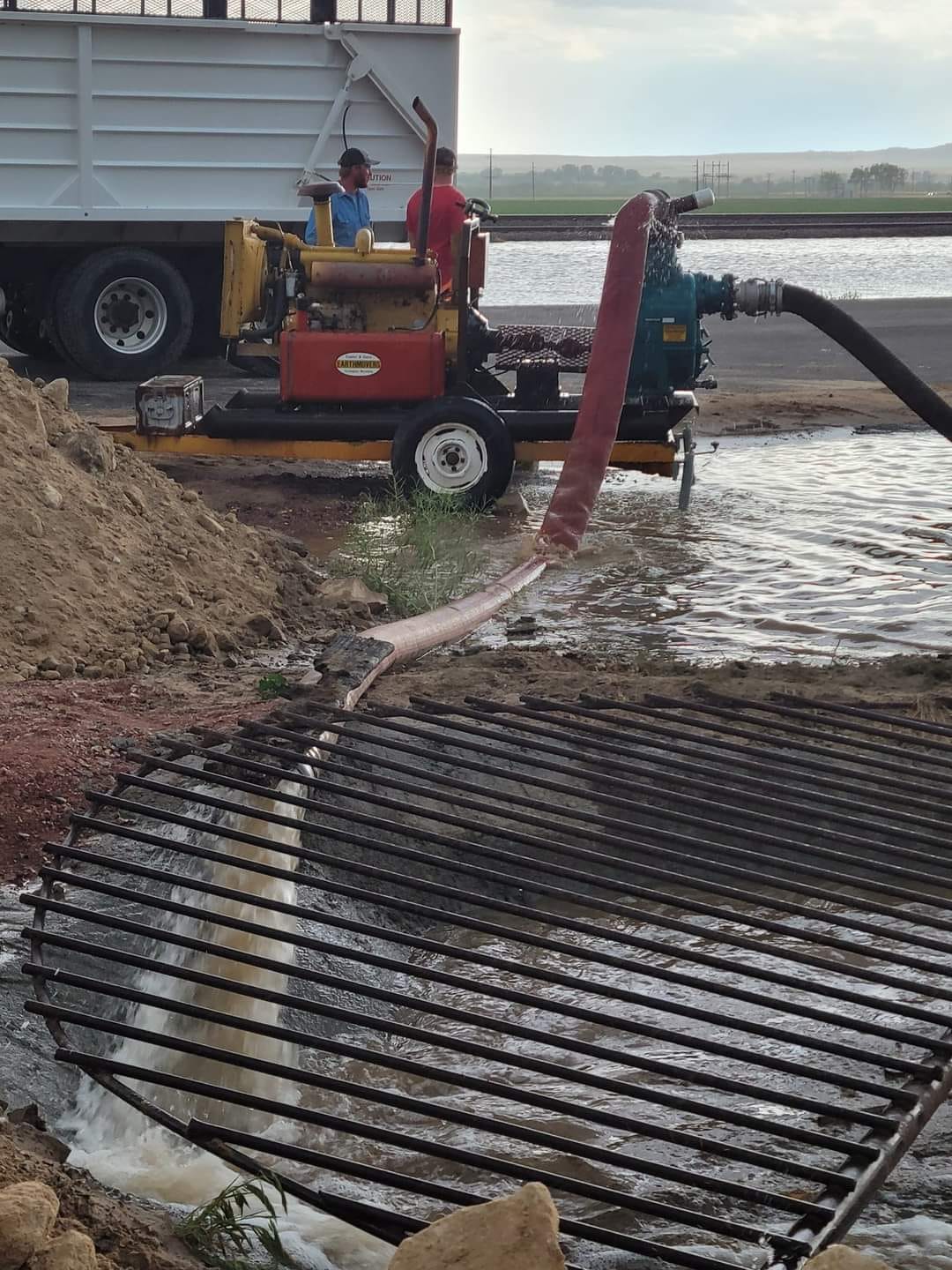 Lingle, Wyoming Community Comes Together For Flood Cleanup After
