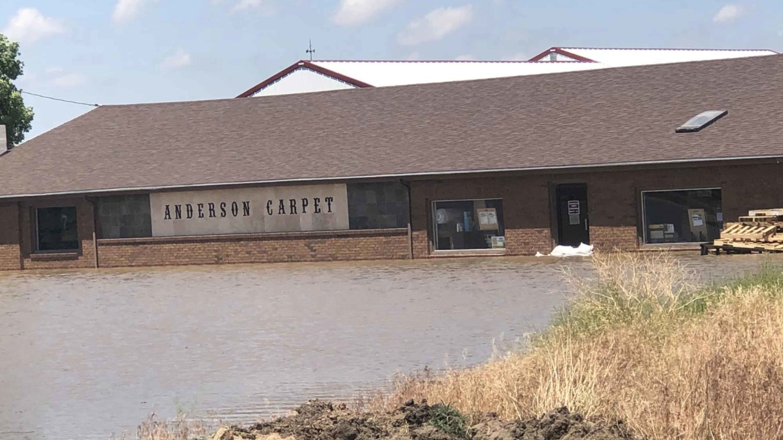 Lingle, Wyoming Community Comes Together For Flood Cleanup After
